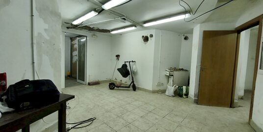 MAGNÍFICO LOCAL–ALMACÉN EN EL CENTRO DE Lloret de Mar