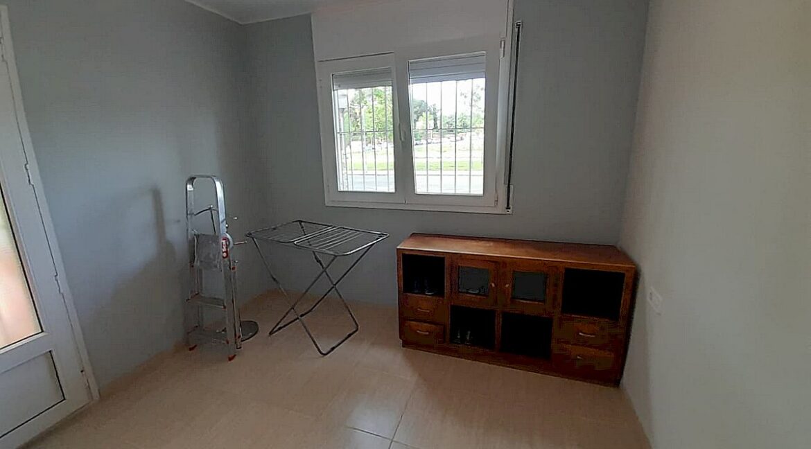 d0dfbe61-f19d-472f-8e16-c1bb75aa2bef - 1K JPEG