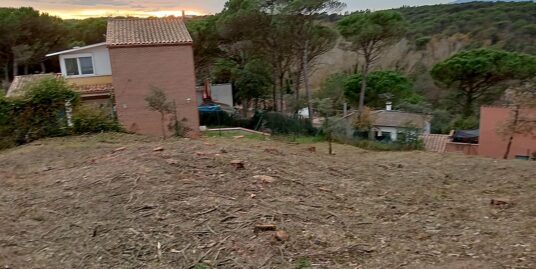 Terreno de 560 m² con vistas despejadas y sol durante todo el día en Vidreres